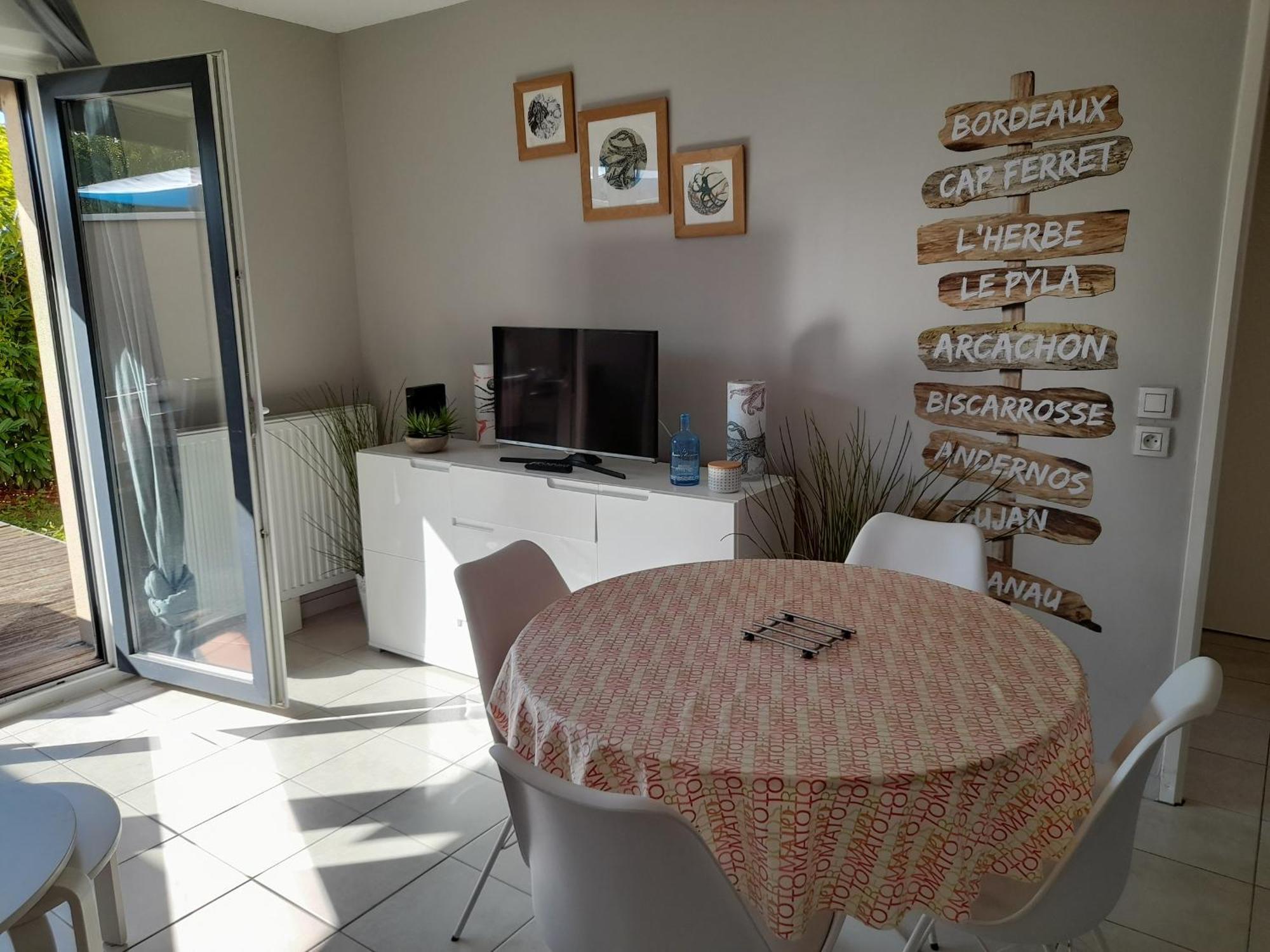 Apartment La Teste-de-buch, 2 Pieces, 4 Personnes - Fr-1-319-424 *